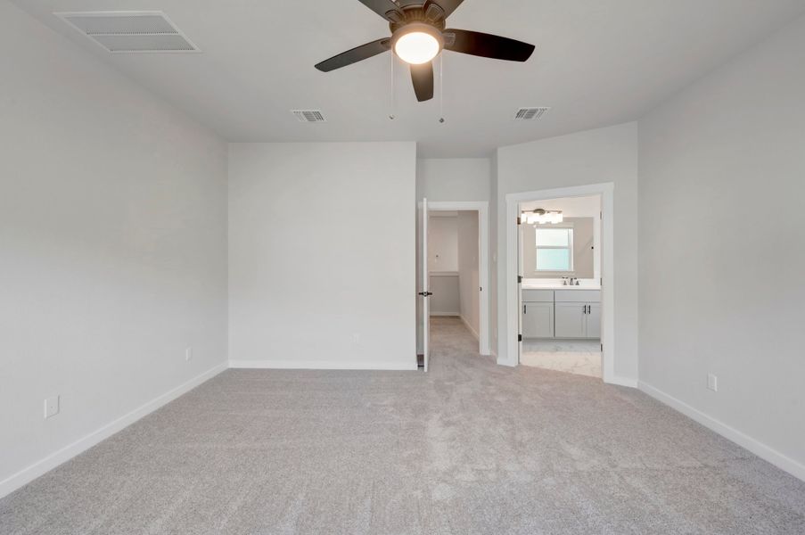 Spacious, unfurnished interior of a new home in Park Central, Georgetown (Image 28).