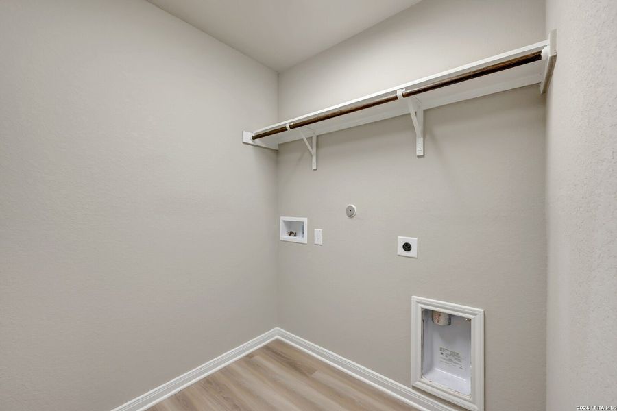 Spacious, unfurnished interior of a new home in Greenspoint Heights, Seguin (Image 45).