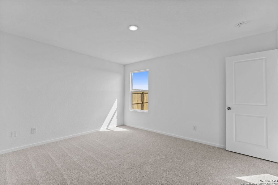 Spacious, unfurnished interior of a new home in , New Braunfels (Image 17).