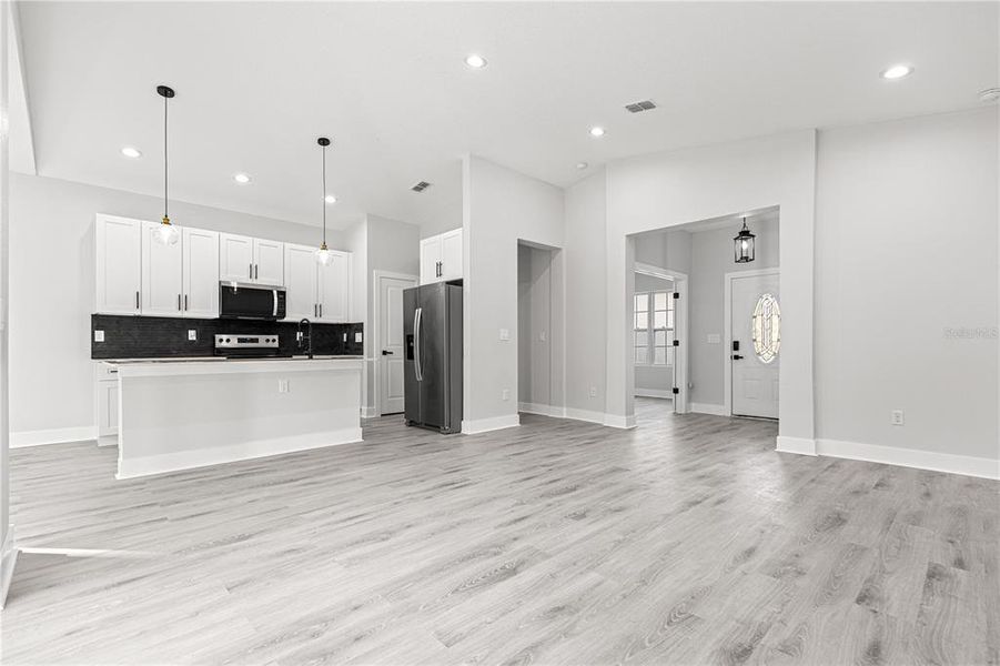 Spacious, unfurnished interior of a new home in , Dunnellon (Image 20). Spacious, unfurnished interior of a new home in , Dunnellon (Image 20).