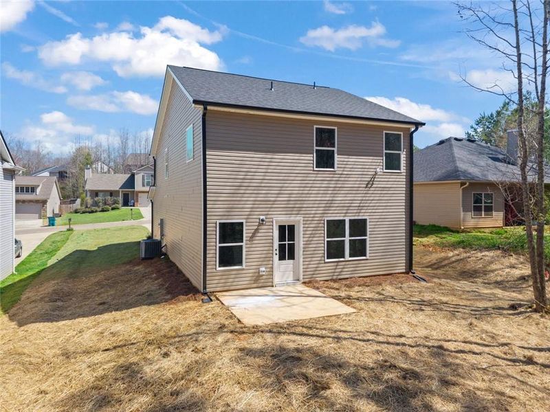 Exterior details and patio area of a home in , Alto (Image 3).