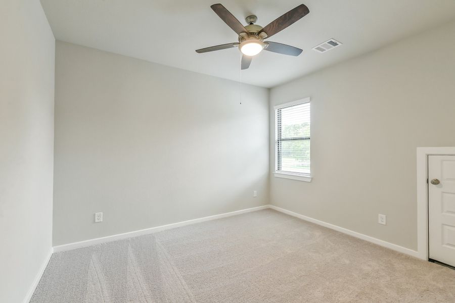 Spacious, unfurnished interior of a new home in Summer Place  35', Montgomery (Image 44).
