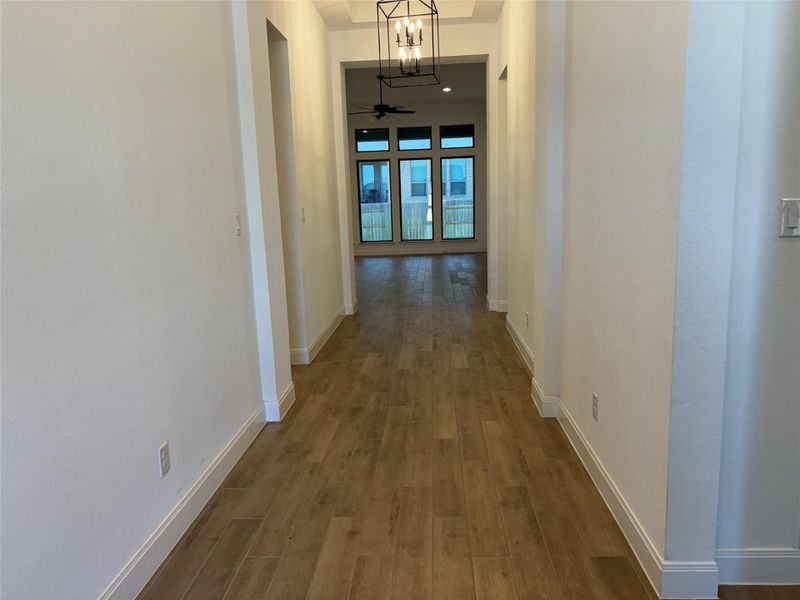 Spacious, unfurnished interior of a new home in Lariat 60', Liberty Hill (Image 13).