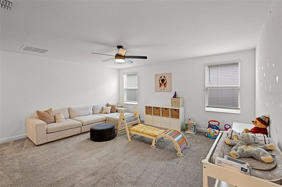 Furnished interior view inside a new home in , Orlando (Image 10).