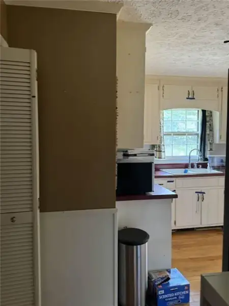 Furnished interior view inside a new home in , Alpharetta (Image 8).