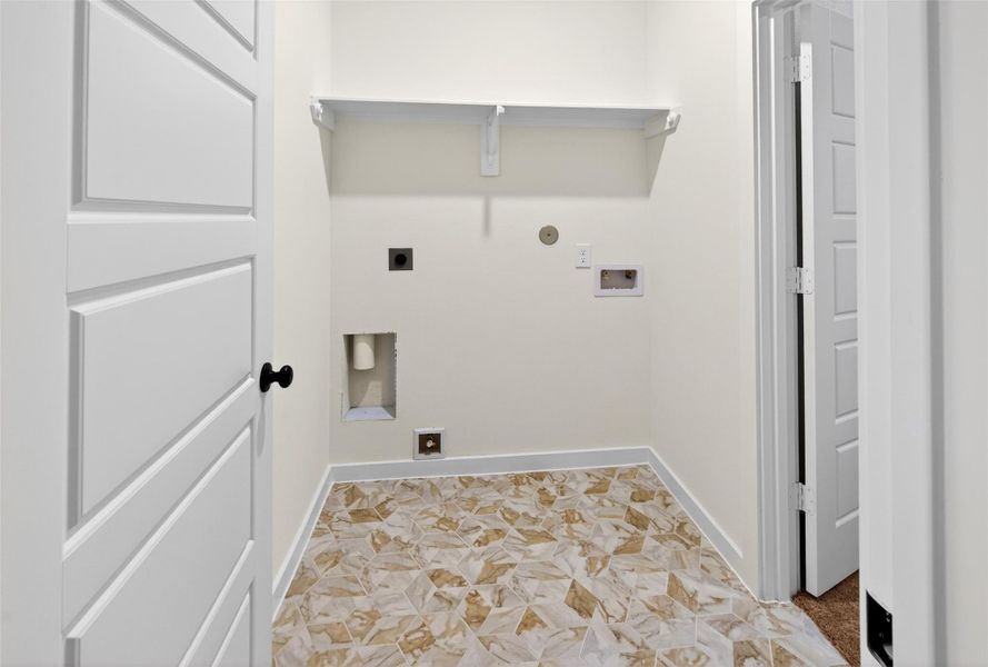 Spacious, unfurnished interior of a new home in , Alvin (Image 20).