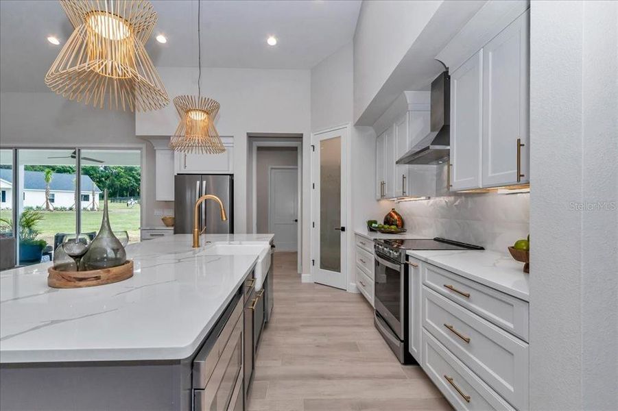 Furnished interior view inside a new home in , Citra (Image 39).