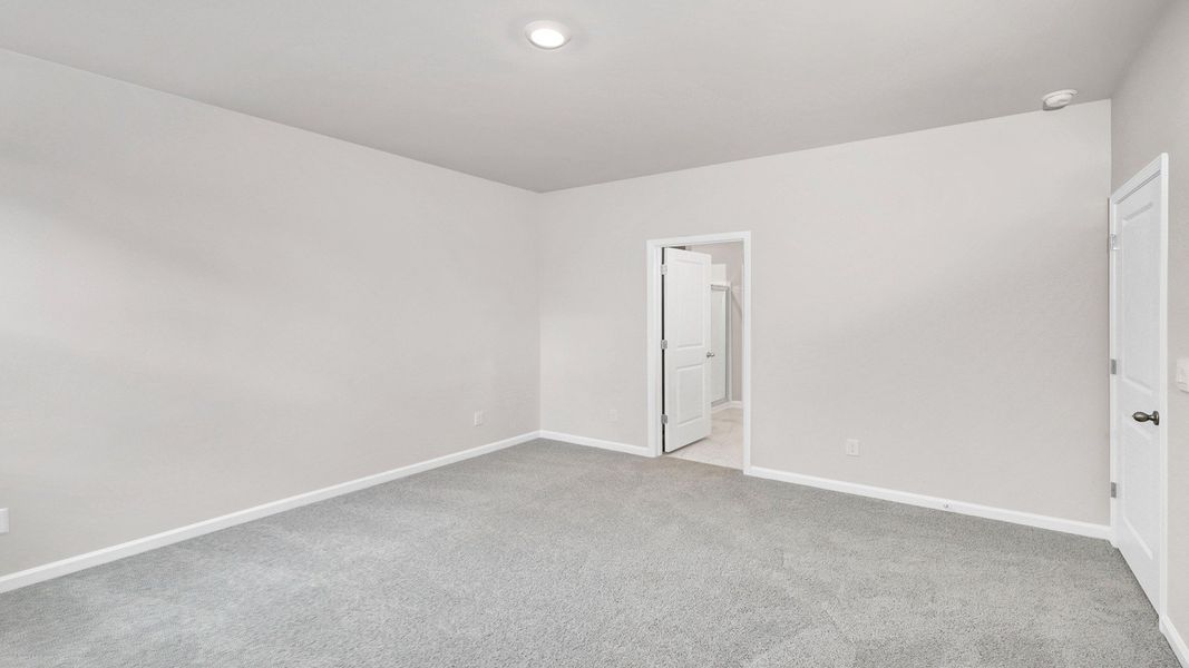 Spacious, unfurnished interior of a new home in Livingston Woods, Irmo (Image 20).