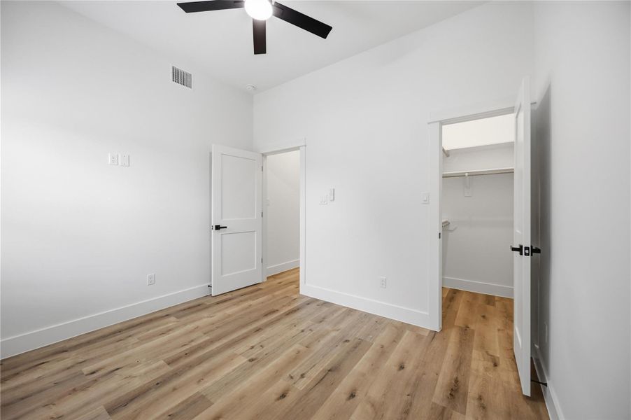 Spacious, unfurnished interior of a new home in , Houston (Image 19).