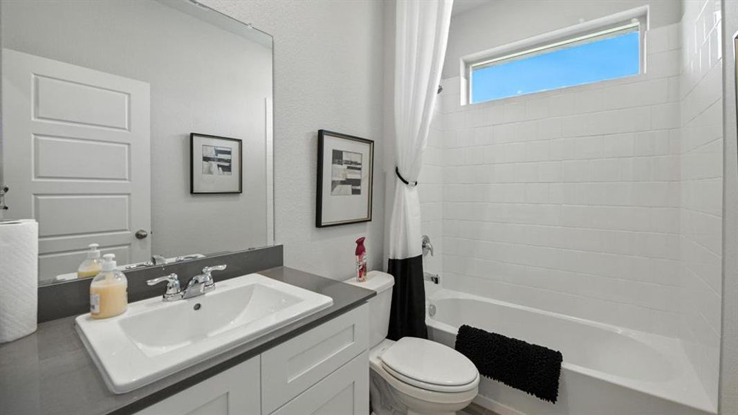 Furnished interior view inside a new home in Vista Park, Decatur (Image 9).