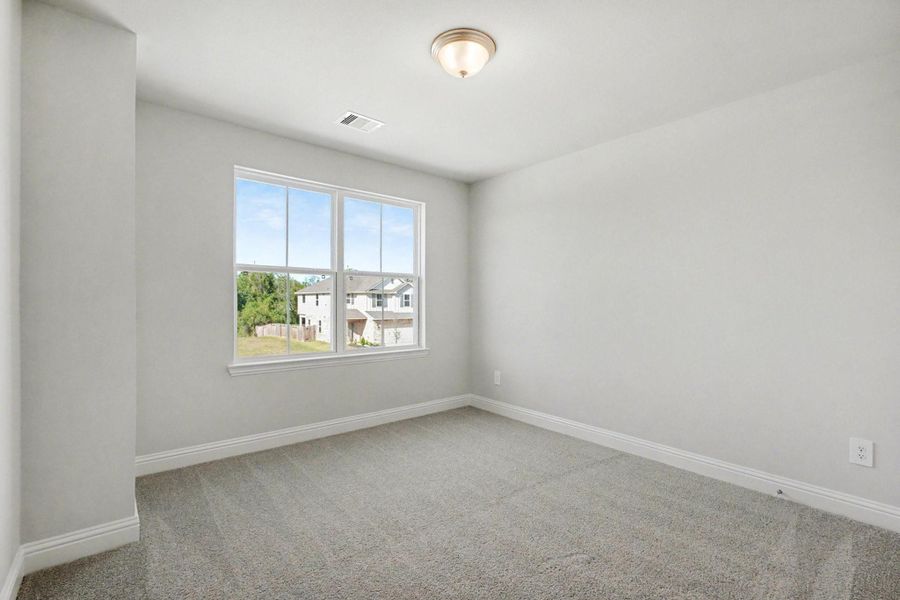 Spacious, unfurnished interior of a new home in Bayou Maison, Dickinson (Image 13).