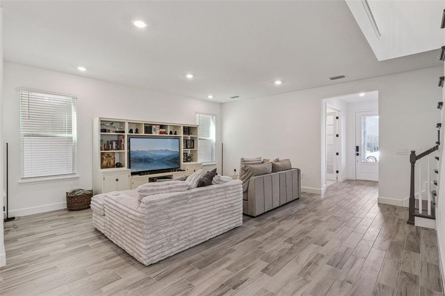 Furnished interior view inside a new home in , Winter Garden (Image 17).