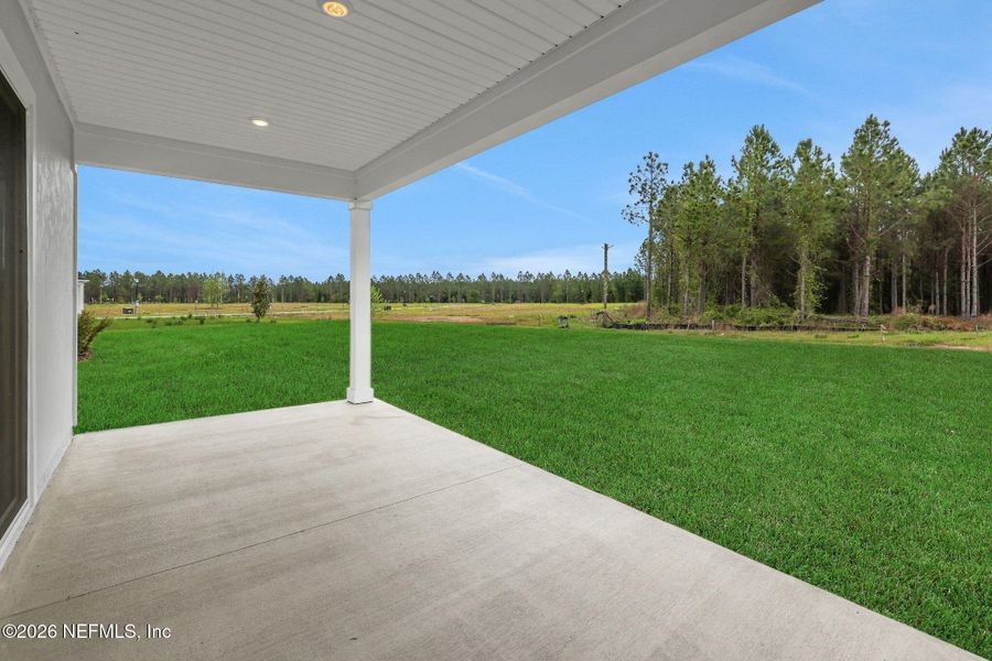 Exterior details and patio area of a home in Amberly, Green Cove Springs (Image 25).