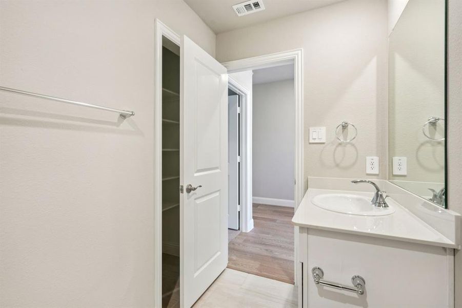 Photo is not of the actual home, but is an inspirational photo of builder’s model home and may depict options, furnishings, and/or decorator features that are not included. Photo is not of the actual home, but is an inspirational photo of builder’s model home and may depict options, furnishings, and/or decorator features that are not included.