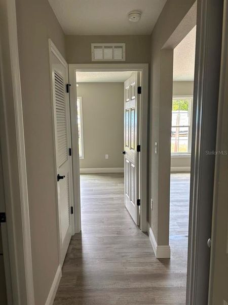 Spacious, unfurnished interior of a new home in , Dunnellon (Image 20).