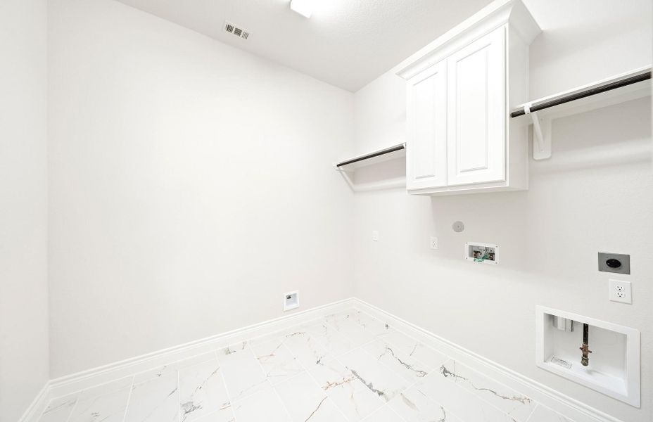 Spacious, unfurnished interior of a new home in Audubon 60', Magnolia (Image 23).