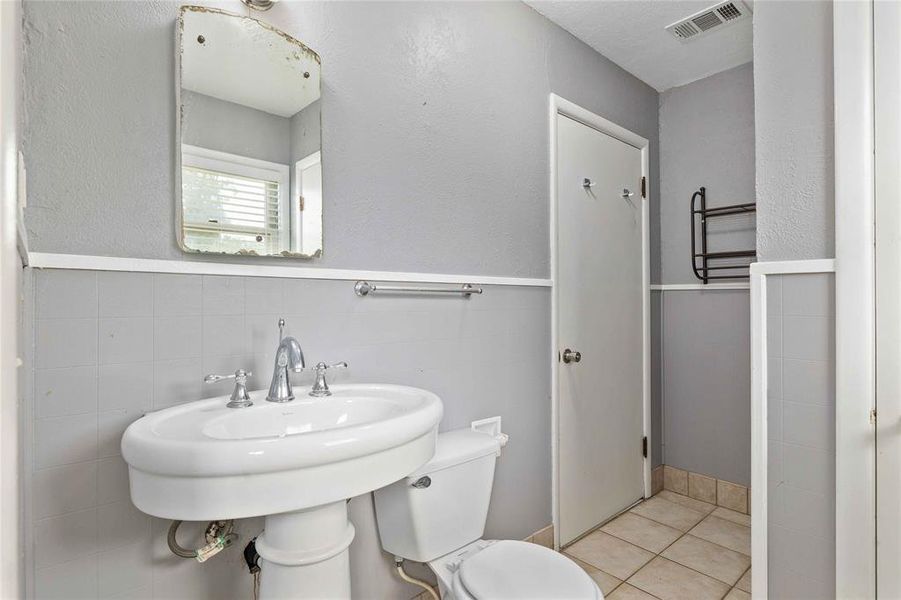 Furnished interior view inside a new home in , Brownwood (Image 3). Furnished interior view inside a new home in , Brownwood (Image 3).