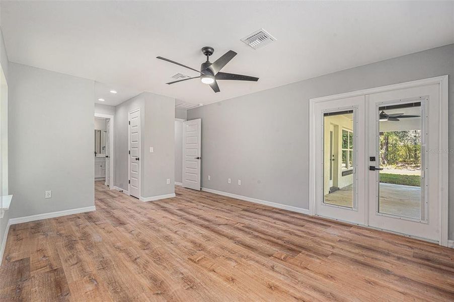 Spacious, unfurnished interior of a new home in , Citrus Springs (Image 19).