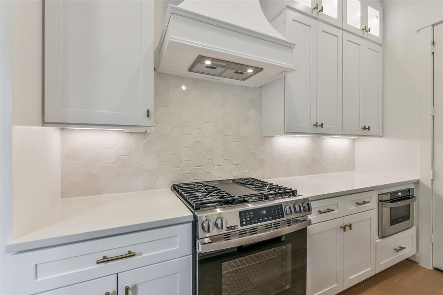 Furnished interior view inside a new home in Timbergrove Trails, Houston (Image 7).
