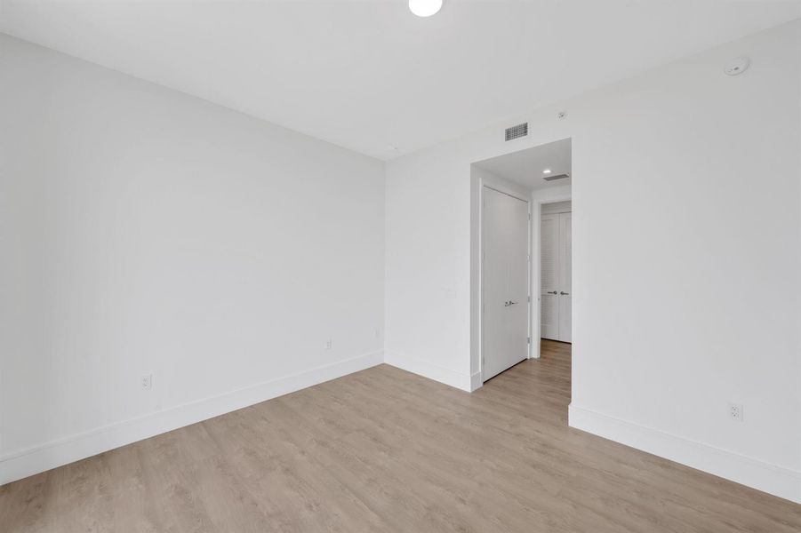 220 Lake Shore Drive - 33.jpg-FULL