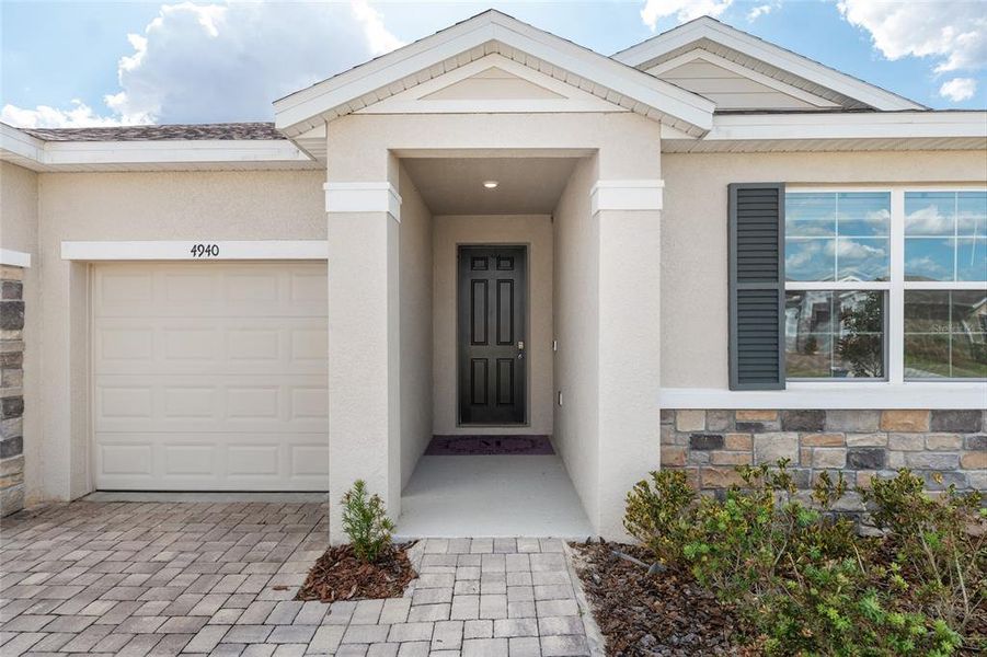 Exterior details and patio area of a home in , Ocala (Image 30).