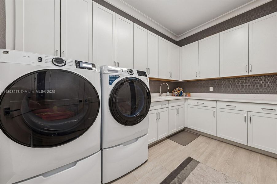 Image 36 of a home in .