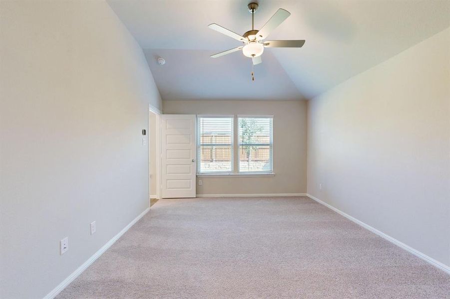Spacious, unfurnished interior of a new home in Mobberly Farms, Pilot Point (Image 25).