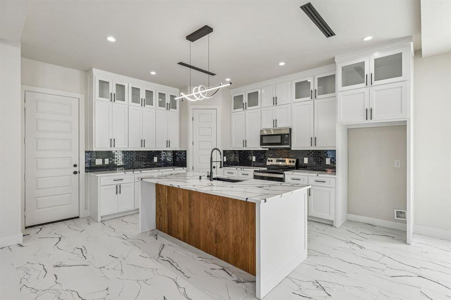 Furnished interior view inside a new home in , Dallas (Image 15). Furnished interior view inside a new home in , Dallas (Image 15).