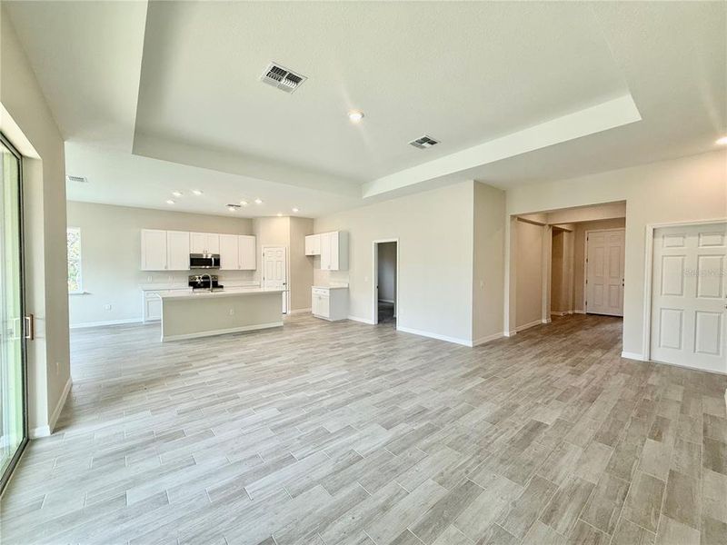 Spacious, unfurnished interior of a new home in , Eustis (Image 17).