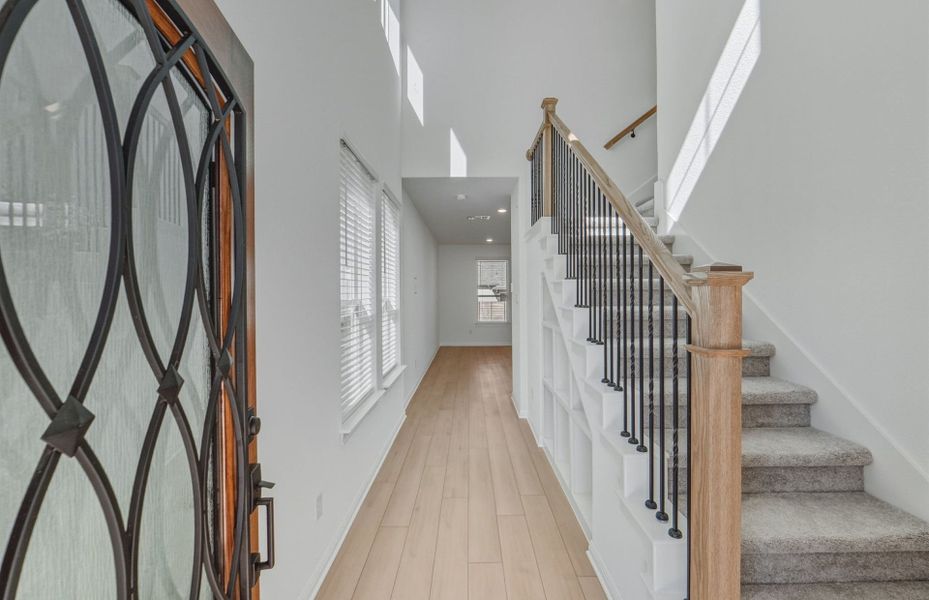 Spacious, unfurnished interior of a new home in Horizon Lake, Leander (Image 15).