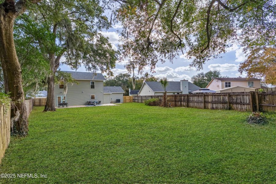 Exterior details and patio area of a home in , Jacksonville (Image 34).