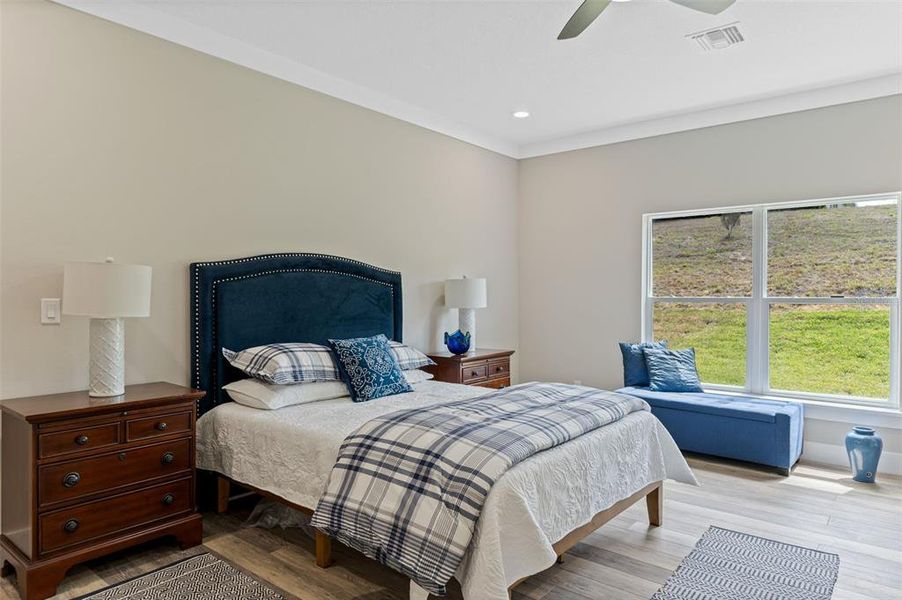 Furnished interior view inside a new home in , Umatilla (Image 16).