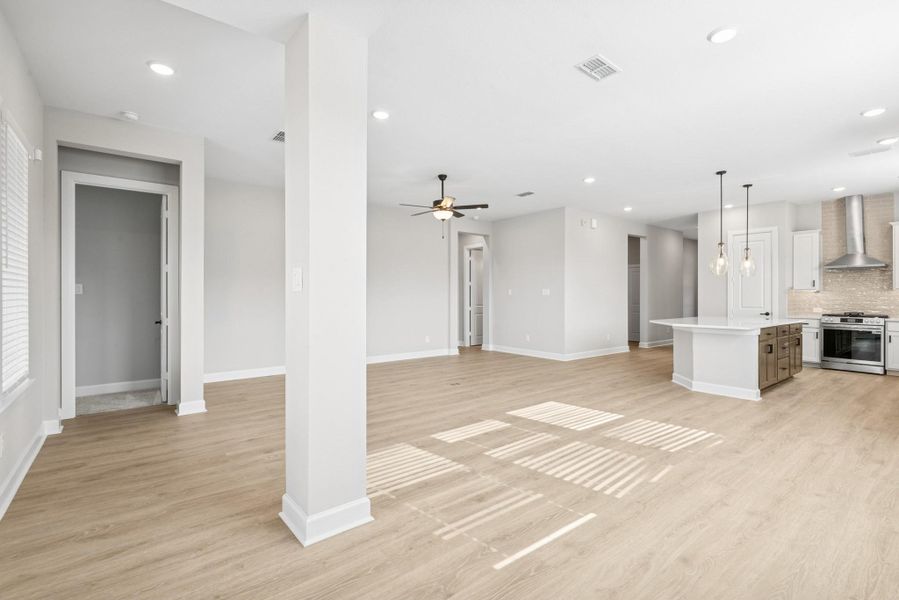 Spacious, unfurnished interior of a new home in Riceland 50’ Front Load Homesites, Mont Belvieu (Image 32).