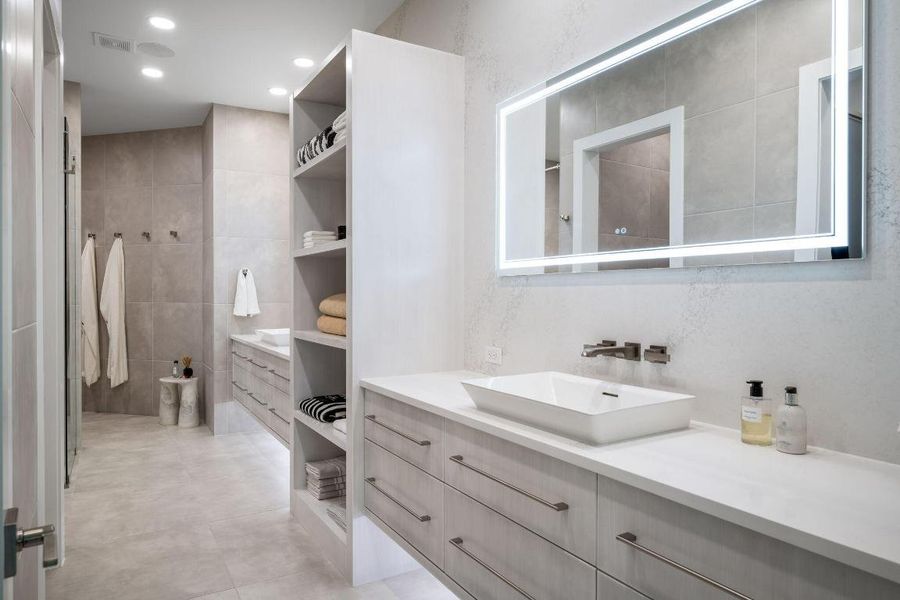 20-web-or-mls-1930_Frosted_Turquoise_Way