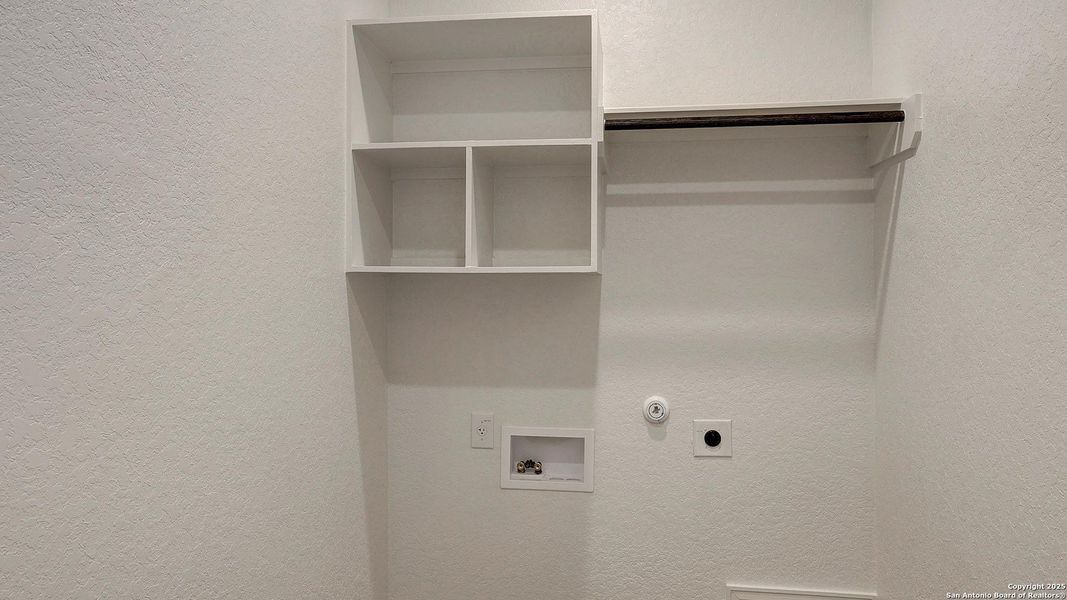 Image 35 of a home in Ladera 50'.