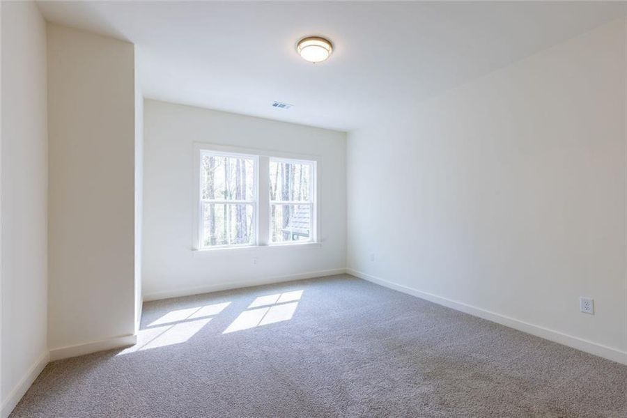 Spacious, unfurnished interior of a new home in , Gainesville (Image 40).