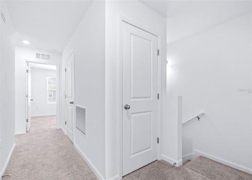 Spacious, unfurnished interior of a new home in , Davenport (Image 8).