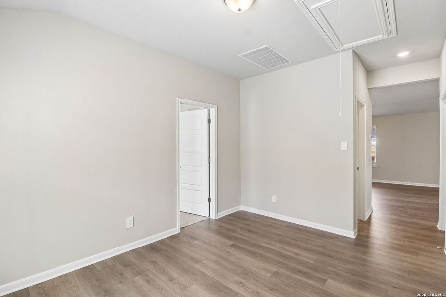 Spacious, unfurnished interior of a new home in Estancia Ranch - Premier Series, San Antonio (Image 30).