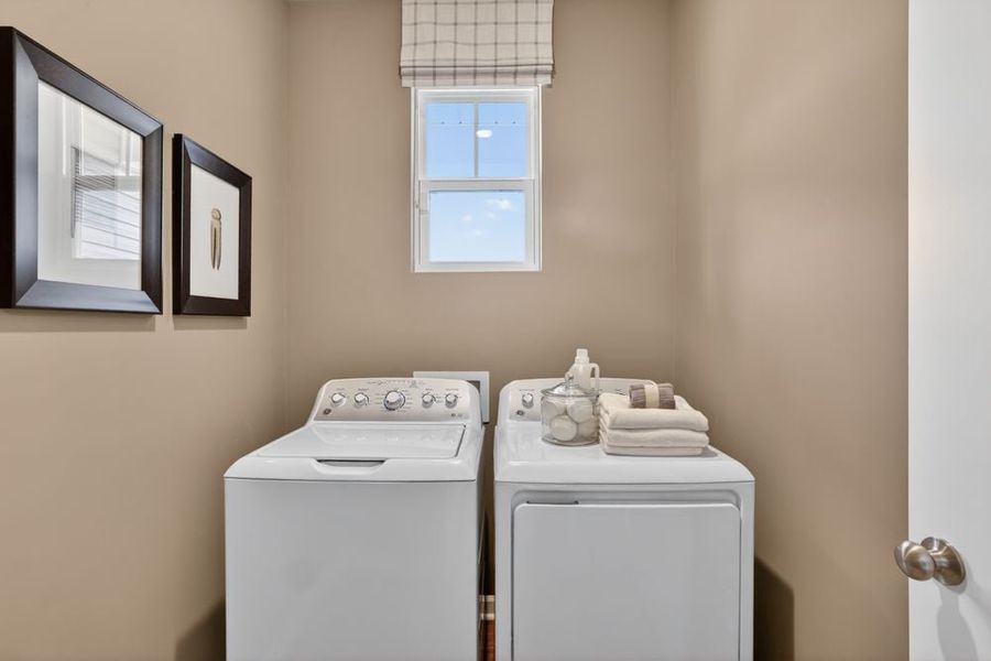 Representative interior finishes for a home built from the Linville by Taylor Morrison in Fincastle Glen, Shelby (Image 18).