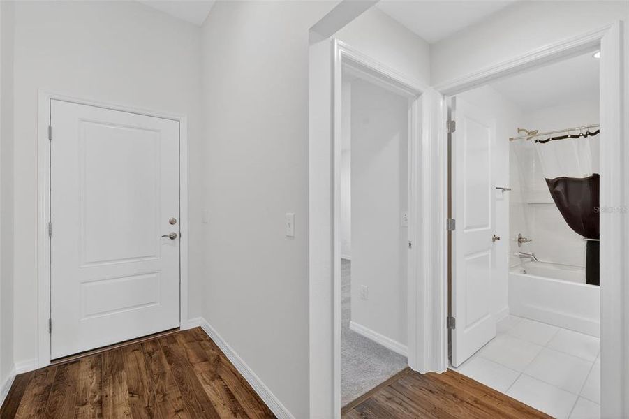 Spacious, unfurnished interior of a new home in , The Villages (Image 26).