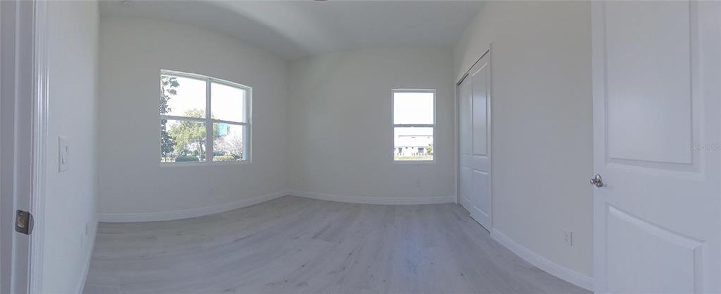 Spacious, unfurnished interior of a new home in , Lake Alfred (Image 21).