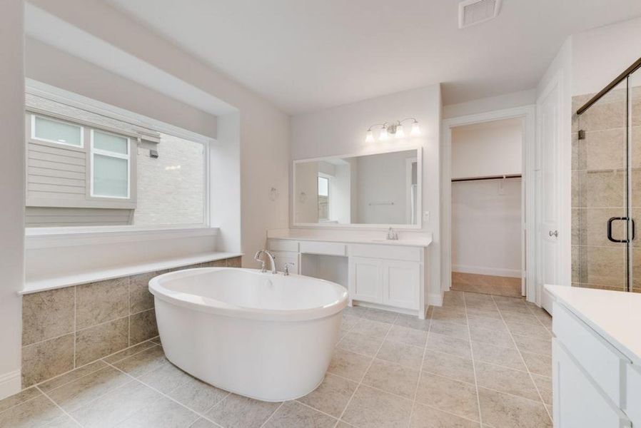 Furnished interior view inside a new home in Breezy Hill, Rockwall (Image 10).