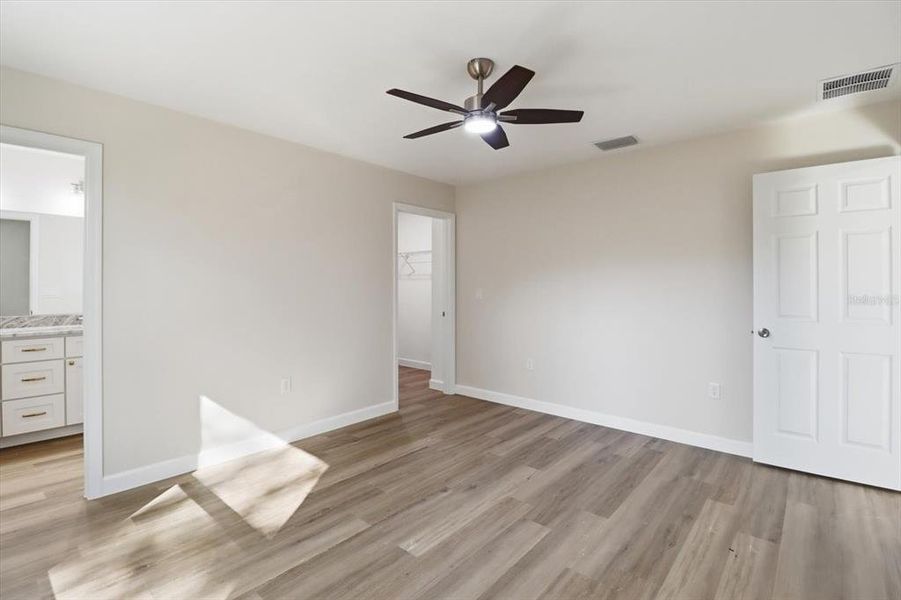 Spacious, unfurnished interior of a new home in , Citrus Springs (Image 35).