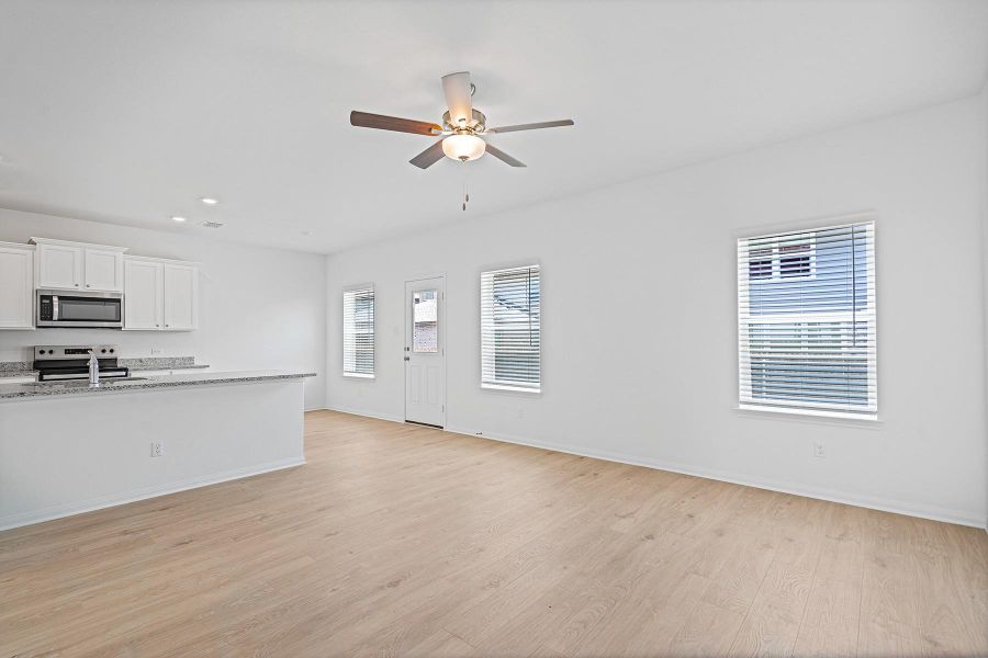 Spacious, unfurnished interior of a new home in , Elgin (Image 11).