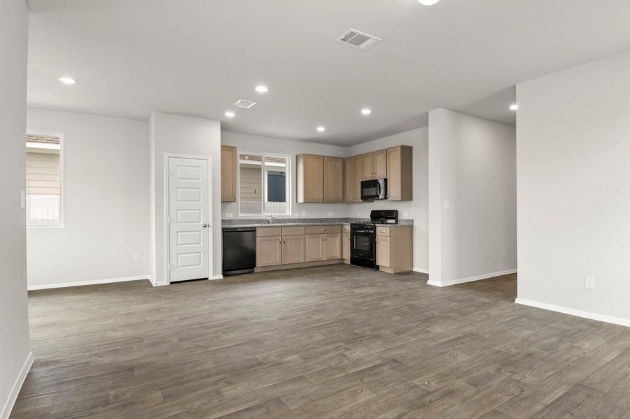 Spacious, unfurnished interior of a new home in Harvest Ridge, Elgin (Image 13). Spacious, unfurnished interior of a new home in Harvest Ridge, Elgin (Image 13).