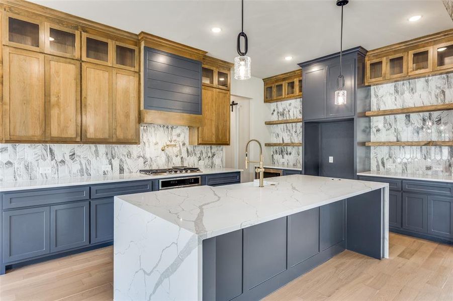 Furnished interior view inside a new home in , Weatherford (Image 11).