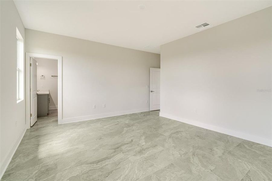 Spacious, unfurnished interior of a new home in , Rotonda West (Image 53).