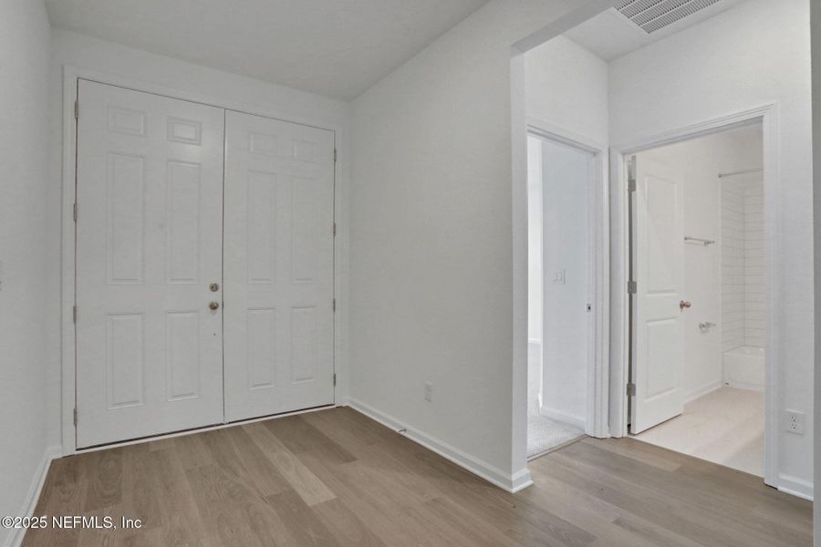 Spacious, unfurnished interior of a new home in , Middleburg (Image 19). Spacious, unfurnished interior of a new home in , Middleburg (Image 19).