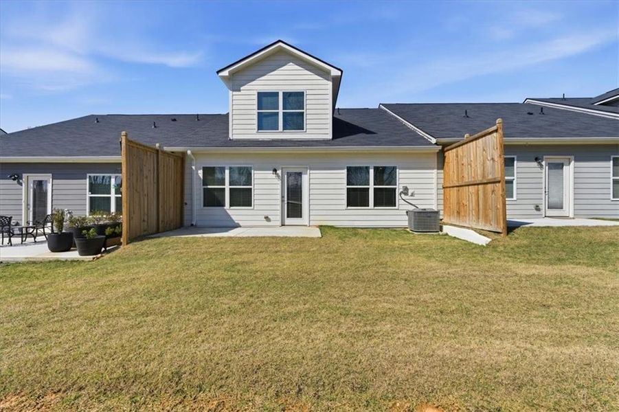 Exterior details and patio area of a home in Silver Leaf, Dawsonville (Image 21).