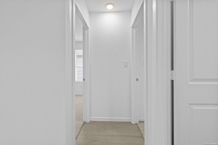 Spacious, unfurnished interior of a new home in Spring Grove, St. Hedwig (Image 13).